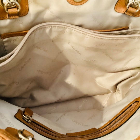 Large Calvin Klein saffiano Leather Tote Bag, Large Leather Tote Bag - Picture 8 of 8